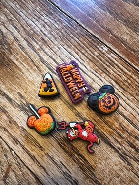 Halloween Disney Jibbitz Crocs Charms - Pumpkin & Mickey Designs Disney Parks